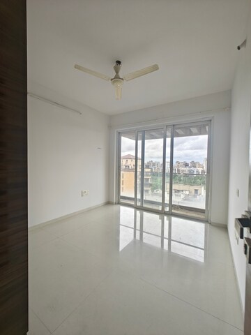 Room in 3 BHK Apartment at Akshar Alvario, Seawoods – for Rent