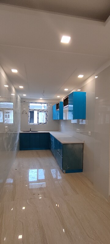 Kitchen in 3 BHK Builder Floor at Sector 84 – for Sale