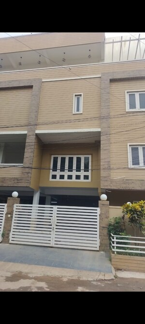 Master Bedroom in 5 BHK Independent House at Banjara View Apartment, Banjara Hills – for Sale