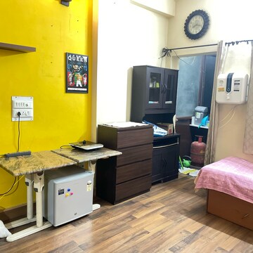 Living Room in Studio Independent House at Langford Gardens – for Rent