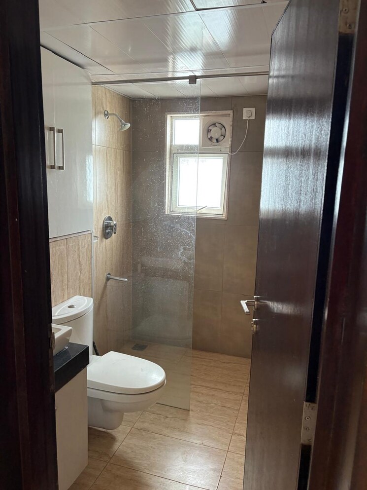 Bathroom, prestige-misty-waters 2.5 Bedroom 1350 Sq.Ft. Apartment In Hebbal Bangalore 8821032