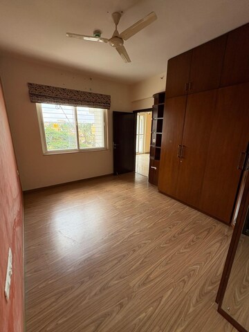 Room in 2.5 BHK Apartment at Prestige Misty Waters, Hebbal – for Sale