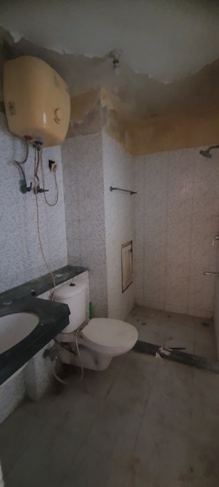 Bathroom, sector 7 2.5 Bedroom 133 Sq.Ft. Independent House In Sector 7 Faridabad 8821041