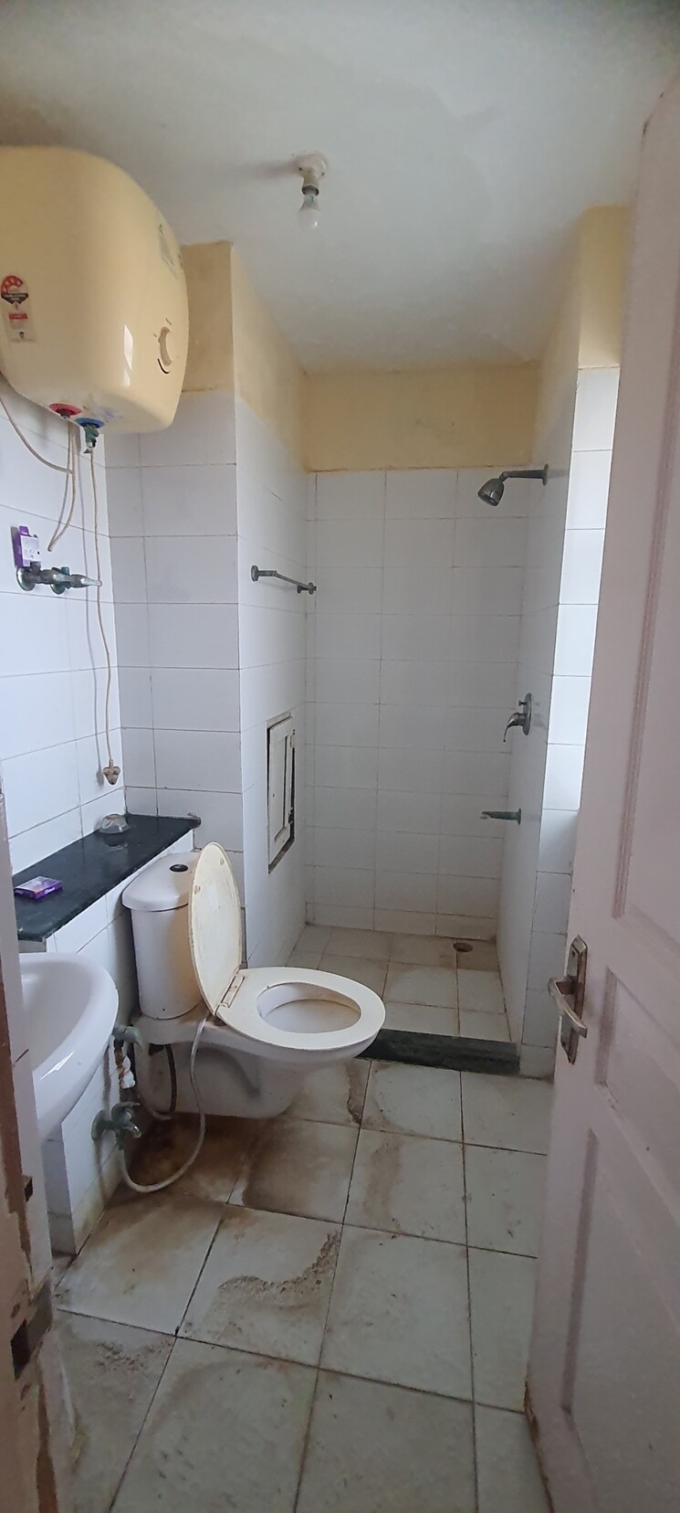 Bathroom, sector 7 2.5 Bedroom 133 Sq.Ft. Independent House In Sector 7 Faridabad 8821041