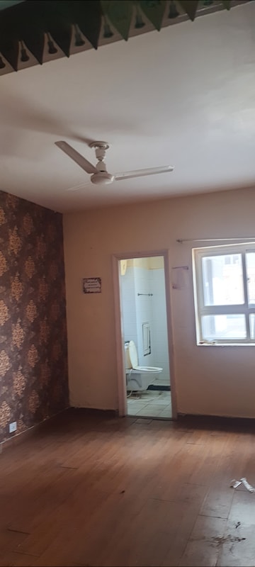 Room in 2.5 BHK Independent House at Sector 7 – for Rent