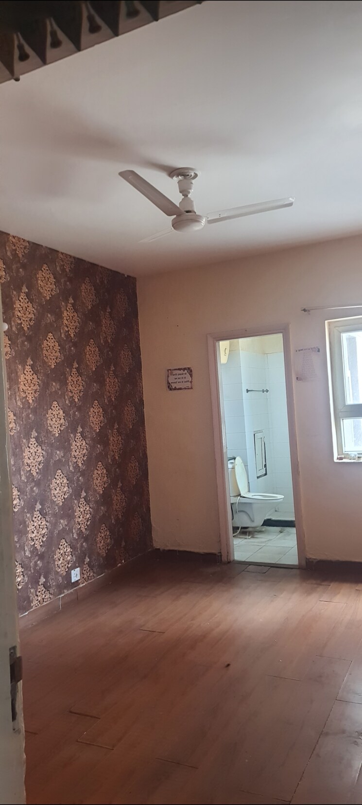 Room, sector 7 2.5 Bedroom 133 Sq.Ft. Independent House In Sector 7 Faridabad 8821041