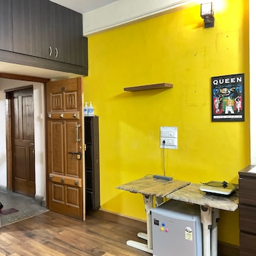 Room in Studio Independent House at Langford Gardens – for Rent