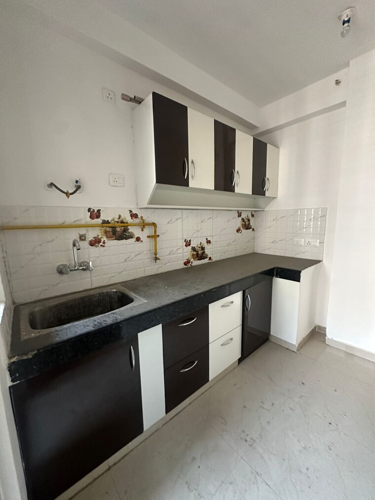 Kitchen, kw-srishti 3 Bedroom 1500 Sq.Ft. Apartment In Raj Nagar Extension Ghaziabad 8821064