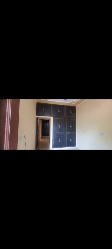 Room in 2.5 BHK Independent House at Sector 7 – for Rent