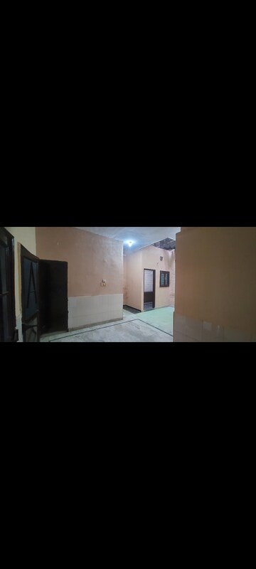 Room in 2.5 BHK Independent House at Sector 7 – for Rent