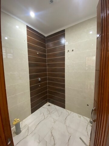 Room in 3 BHK Apartment at Sector 117 – for Rent
