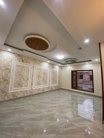 Room in 3 BHK Apartment at Sector 117 – for Rent