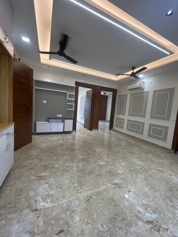 Room in 3 BHK Builder Floor at Eros Rosewood City, Sector 49 – for Rent