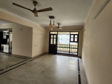 Room in 3 BHK Apartment at Omaxe The Olive Heights, Sector 56 – for Rent