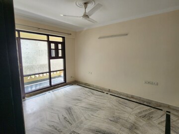 Room in 3 BHK Apartment at Omaxe The Olive Heights, Sector 56 – for Rent