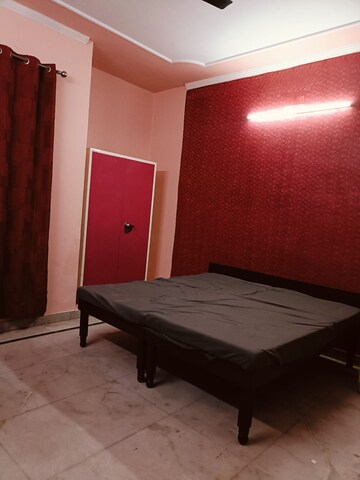 Room in 3 BHK Apartment at Gail CGHS, Sector 56 – for Rent