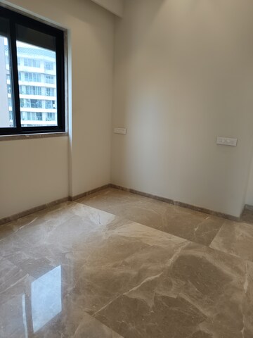 Bedroom in 4 BHK Apartment at Santacruz West – for Sale