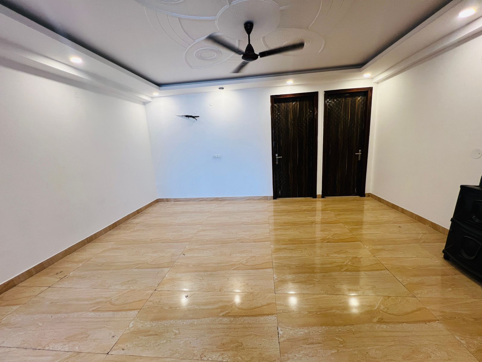 3.5 BHK + Servant Room,Study Room 2700 Sq.Ft. Apartment in Jnu Aravali Apartments