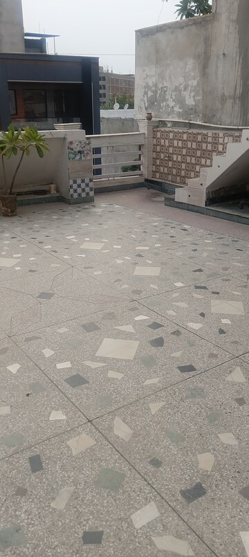 Parking in 1.5 BHK Builder Floor at RWA Apartments Sector 51, Sector 51 – for Rent