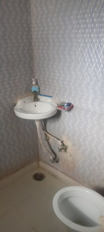 Bathroom in 1.5 BHK Builder Floor at RWA Apartments Sector 51, Sector 51 – for Rent