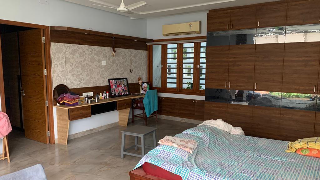 6+ BHK + Pooja Room Apartment For Sale in Sri Kanta Ram Building 