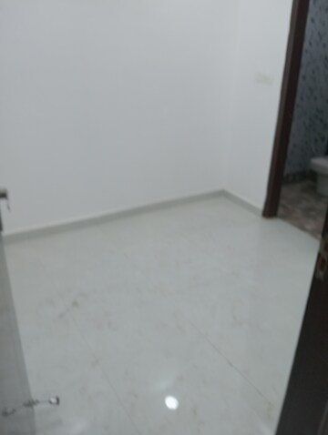 Room in 2 BHK Builder Floor at Govindpuri – for Rent