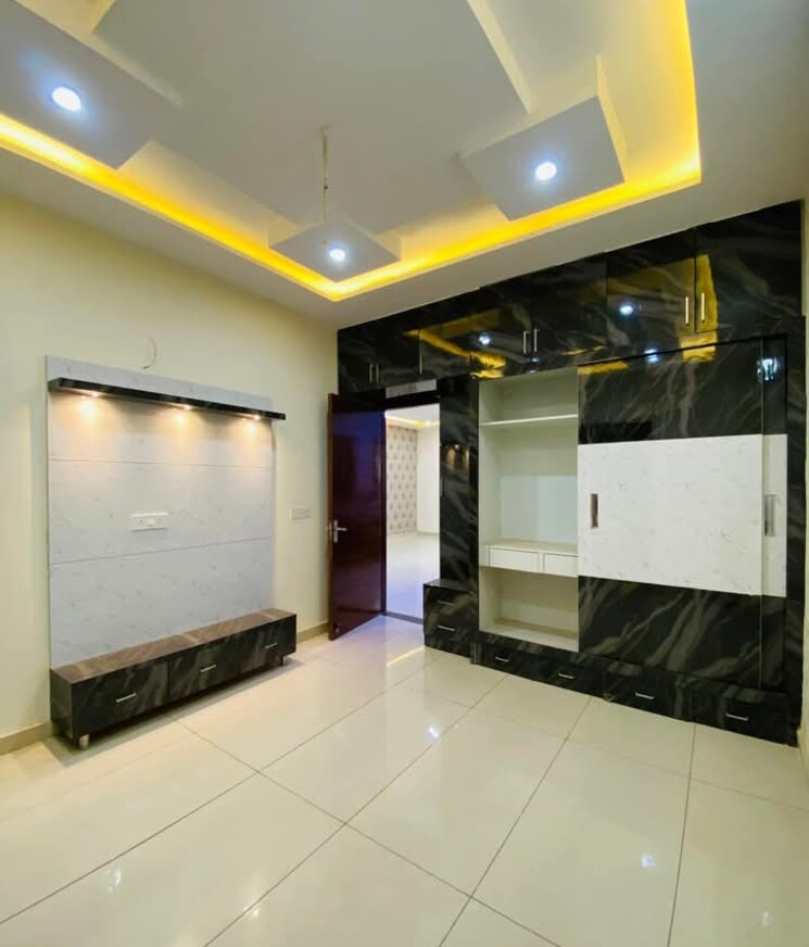 Room, dundahera 5 Bedroom 300 Sq.Yd. Villa In Dundahera Ghaziabad 8821253