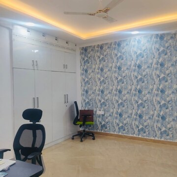 Living Room in 4 BHK Builder Floor at Srishti Greenfield Homes, Sector 42 – for Rent
