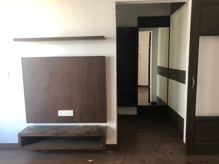 Room, sector 125 3 Bedroom 2200 Sq.Ft. Apartment In Sector 125 Mohali 8821303