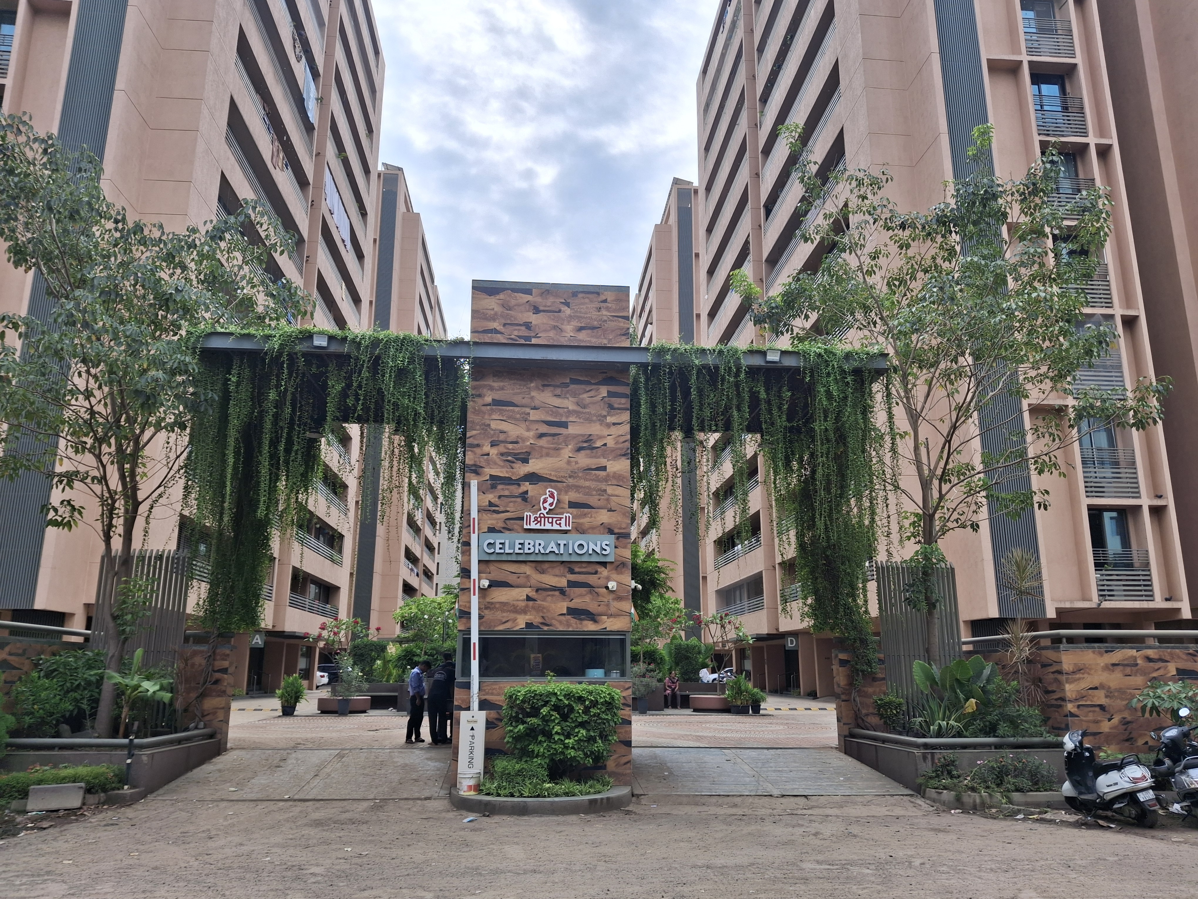 3 BHK + Pooja Room Apartment For Sale in Shreepad 