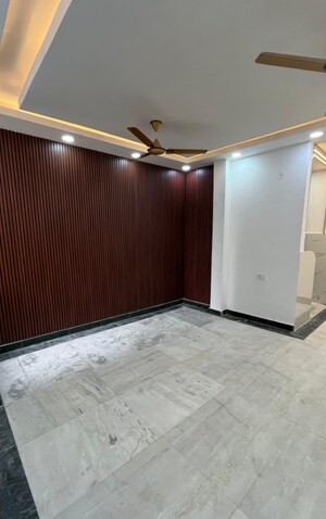 Room in 2 BHK Builder Floor at Vaishali Sector 5 – for Sale