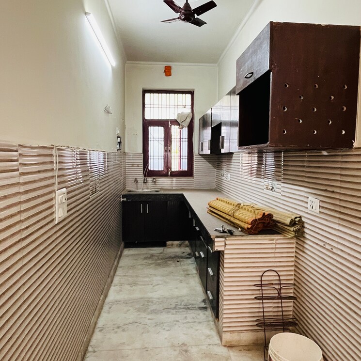 Kitchen, paras-pld-homes 2 Bedroom 2025 Sq.Ft. Builder Floor In Sector 42 Faridabad 8821379