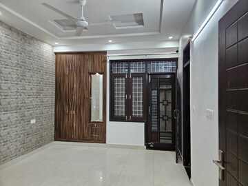 Room in 3 BHK Builder Floor at Dehradun Cantt – for Rent