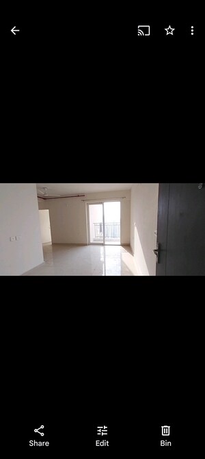 Room in 3 BHK Apartment at Signature Global Golf Greens, Sector 79 – for Sale