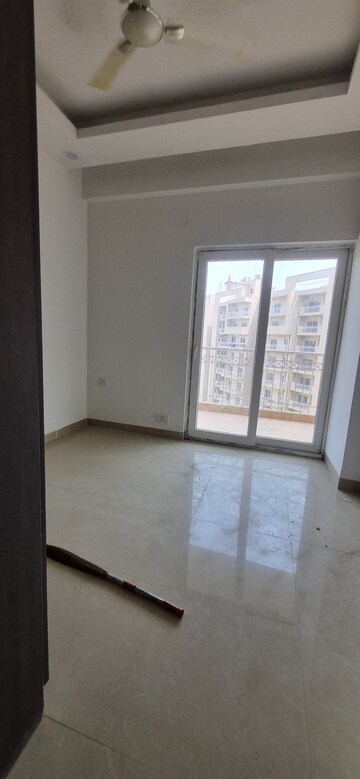 Room in 2 BHK Apartment at Zara Rossa, Sector 112 – for Rent