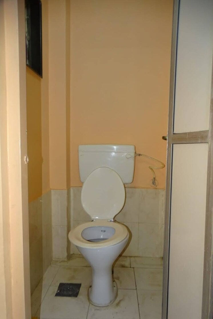 Bathroom, new-mahada-colony 1 Bedroom 450 Sq.Ft. Apartment In Goregaon East Mumbai 8821523
