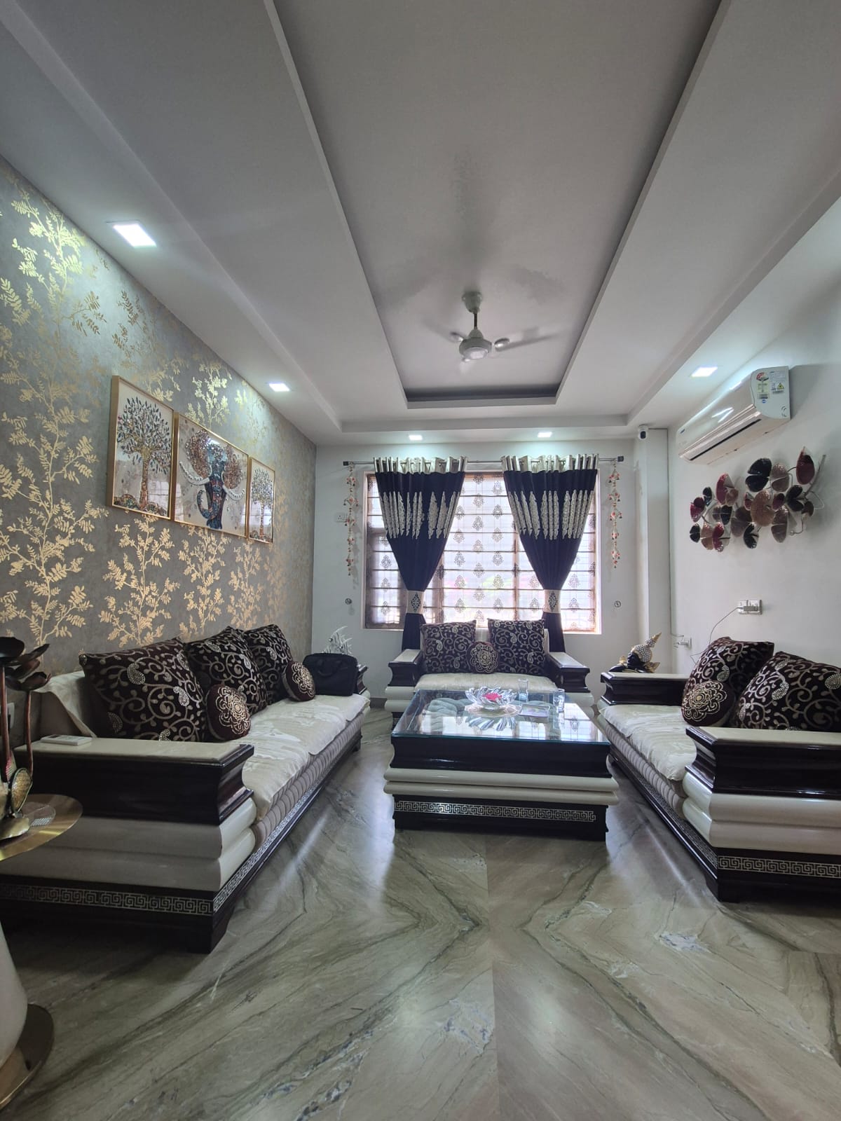 5 BHK + Servant Room 5000 Sq.Ft. Villa in Itc Silverglades Laburnum
