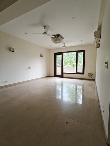 Room in 5 BHK Villa at Itc Silverglades Laburnum, Sector 28 – for Sale