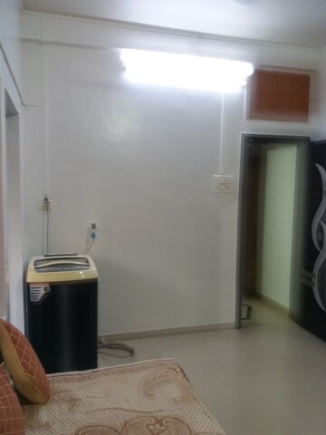 Bedroom in 2 BHK Apartment at Bhandarkar Road – for Rent