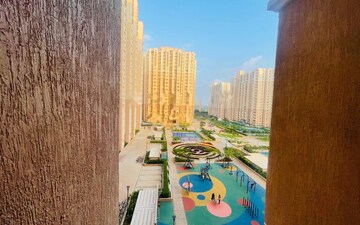 Swimming Pool in 2 BHK Apartment at Prestige Finsbury Park Hyde, Bagaluru – for Rent