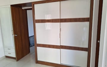 Room in 2 BHK Apartment at Prestige Finsbury Park Hyde, Bagaluru – for Rent