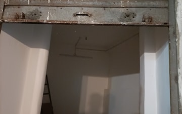 Shop For Rent in Park Circus
