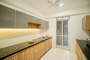 Room in 1 BHK Apartment at Sheth Irene, Malad West – for Sale