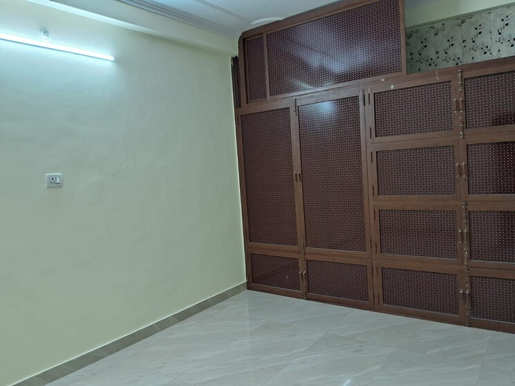 Room, vikas nagar 3 Bedroom 1800 Sq.Ft. Apartment In Vikas Nagar Lucknow 8821563