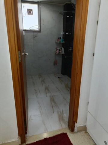 Bathroom in 5 BHK Apartment at SS Southend Floors, South City 2 – for Sale