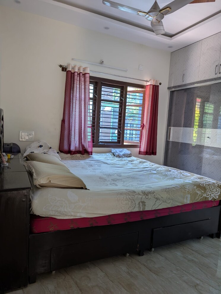Bedroom, basaveshwara nagar 3 Bedroom 1800 Sq.Ft. Builder Floor In Basaveshwara Nagar Bangalore 8821591
