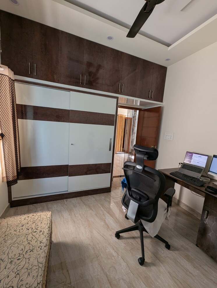 Master Bedroom, basaveshwara nagar 3 Bedroom 1800 Sq.Ft. Builder Floor In Basaveshwara Nagar Bangalore 8821591