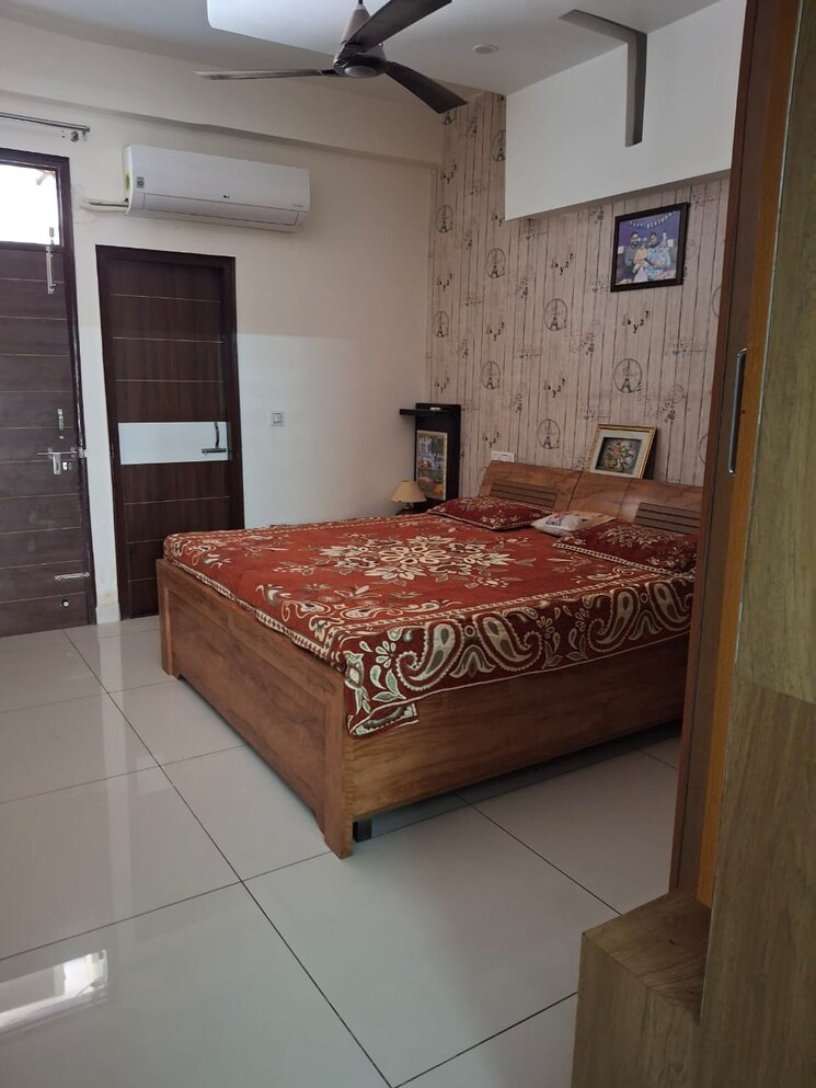 Bedroom, lake-view-complex 3 Bedroom 1500 Sq.Ft. Builder Floor In Dhakoli Zirakpur 8821583