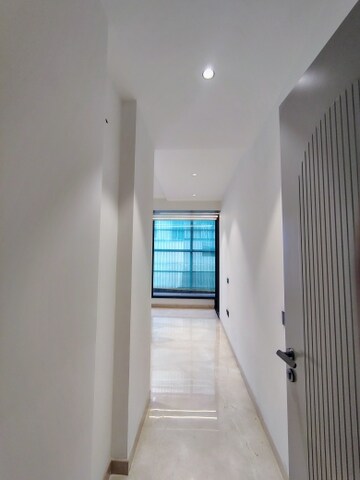 Building Lobby in 4 BHK Builder Floor at Sector 57 – for Rent