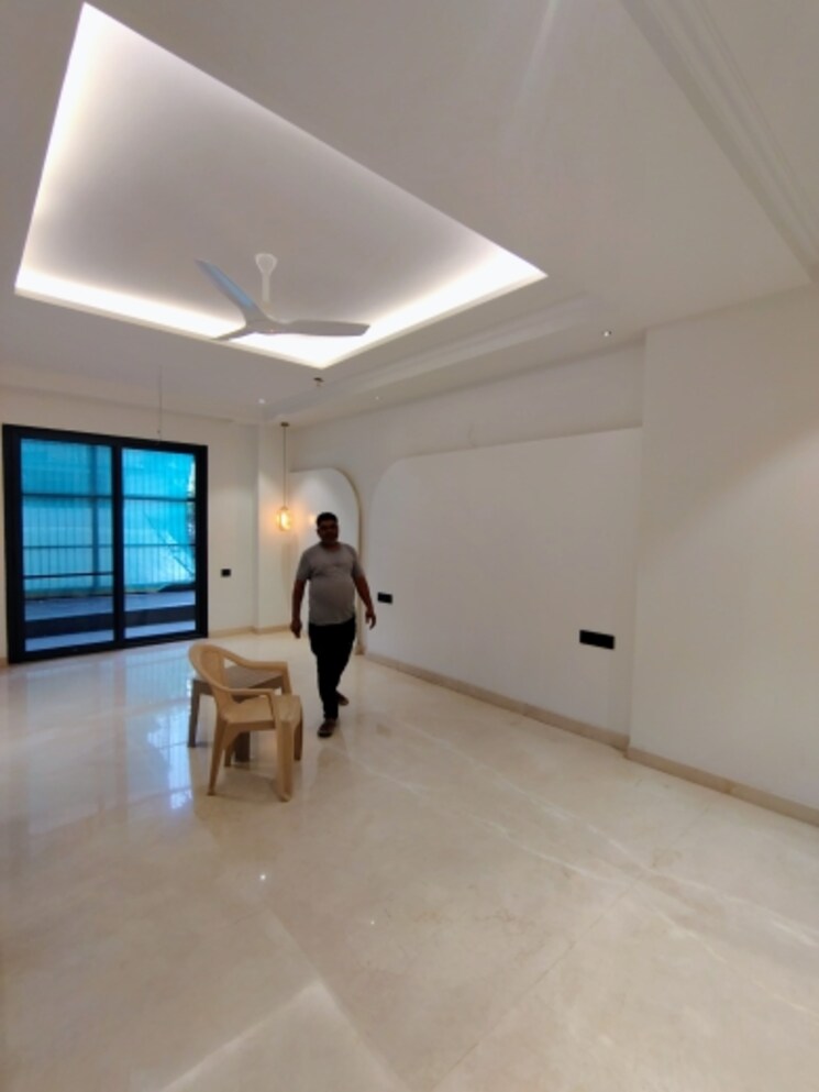 Room, sector 57 4 Bedroom 305 Sq.Yd. Builder Floor In Sector 57 Gurgaon 8821607